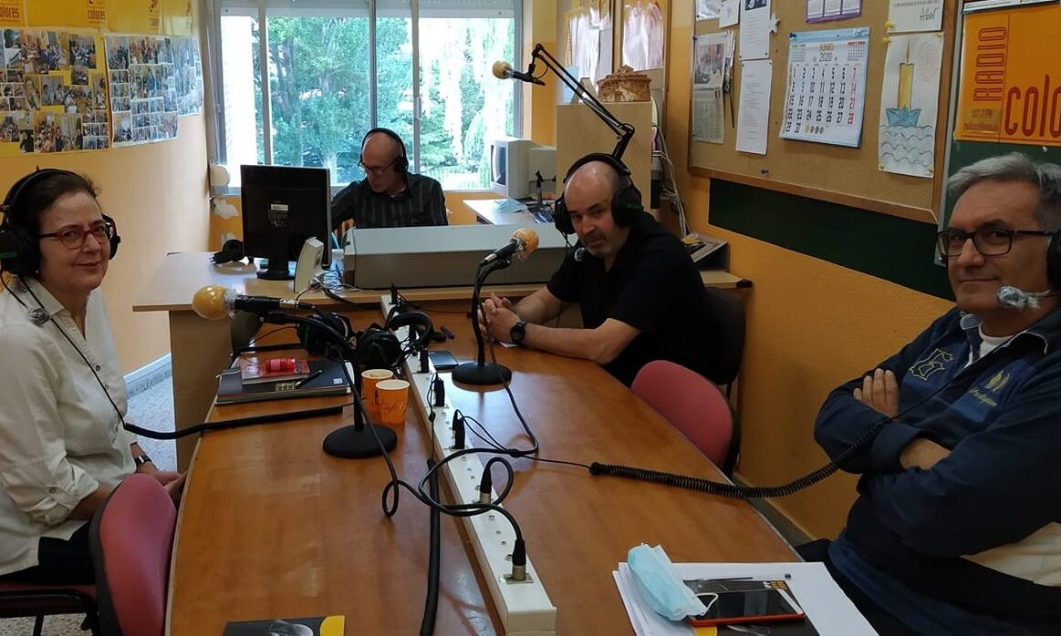 cropped-cropped-radio.jpeg