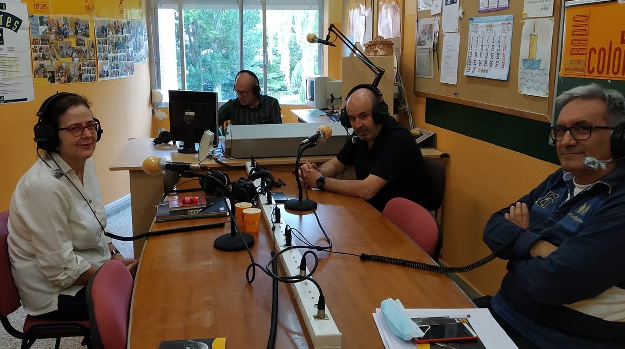 cropped-radio